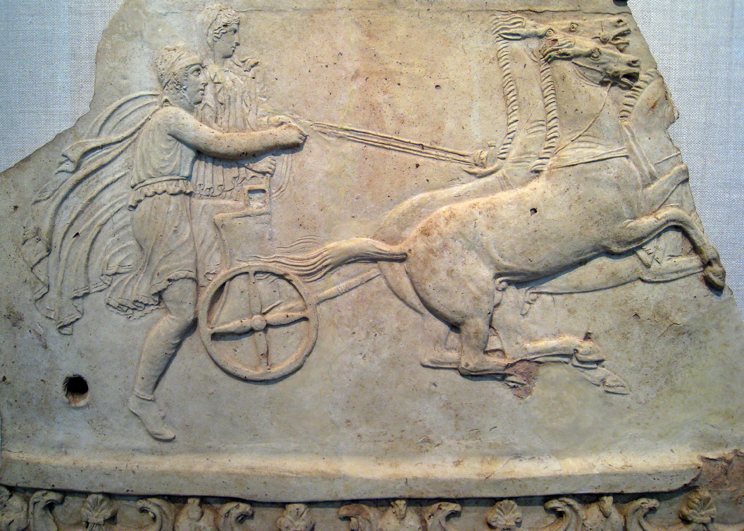 Pelops_and_Hippodamia_racing_small